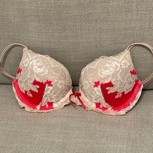 Victoria’s Secret Push-Up. 32C